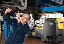 Compressore a pistoni i.Comp 9 Tower T, ideale per l’officina.